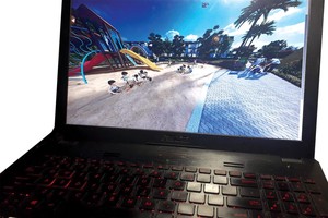 Một cuộc livestream giới thiệu dự án trong đêm Sài Gòn giãn cách. Ảnh: Việt Dương