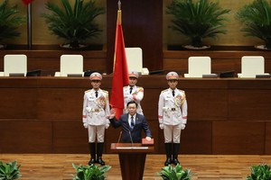 Ông Vương Đình Huệ tuyên thệ nhậm chức Chủ tịch Quốc hội khóa XV, chiều 20/7 (Ảnh: Duy Linh)