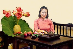 Doanh nhân Nguyễn Thị Bách Diệp, chủ Doanh nghiệp Sản xuất trà sen Bách Diệp.