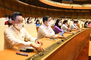 Kế hoạch tài chính quốc gia và vay, trả nợ công 5 năm giai đoạn 2021 - 2025 đã được Quốc hội bấm nút thông qua.