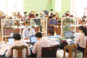 Các chi nhánh của Ngân hàng Chính sách xã hội tại các địa phương đã phê duyệt hồ sơ vay vốn gói 7.500 tỷ đồng cho 39 doanh nghiệp với tổng số tiền trên 45 tỷ đồng để trả lương cho trên 12.000 lao động.