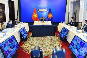 Bộ trưởng Ngoại giao Bùi Thanh Sơn cùng đoàn Việt Nam tham dự Hội nghị Bộ trưởng Ngoại giao Cấp cao Đông Á lần thứ 11