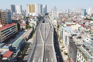 Đường vành đai 2 trên cao tại Hà Nội với nhà đầu tư là Tập đoàn Vingroup. Ảnh: Dũng Minh 