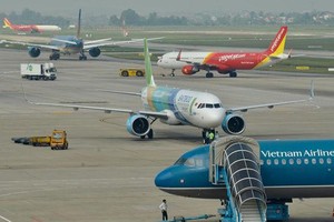 Do thị trường quốc tế đóng cửa, các hãng hàng không trong nước gần như phải dừng hoàn toàn các hoạt động khai thác quốc tế đã dẫn đến thực trạng dư thừa tải cung ứng quy mô lớn.