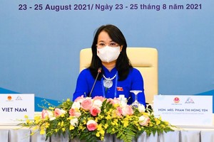 Bà Phạm Thị Hồng Yến, Uỷ viên Thường trực Uỷ ban Kinh tế của Quốc hội, Trưởng đoàn Việt Nam tại phiên họp Uỷ ban Kinh tế AIPA 42.