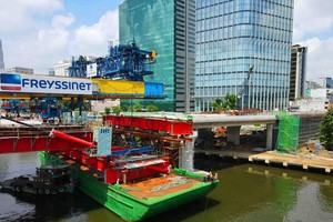 Đội ngũ kỹ sư, công nhân đã hoàn thành phóng đốt dầm cuối cùng. 