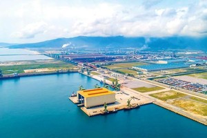 Công ty Cổ phần Vinhomes sẽ xây dựng cảng biển tổng hợp và khu logistics để phục vụ nhu cầu vận tải biển cho nhà máy; xây dựng khu du lịch khách sạn ven biển....tại khu kinh tế Vũng Áng. Ảnh Thanh Hải