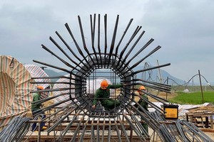 Thi công cao tốc Bắc - Nam phía Đông đoạn qua Thanh Hóa (ảnh: Phan Trang/VGP).