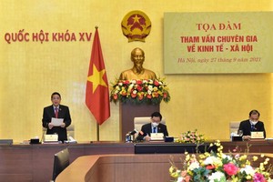 Phó chủ tịch Quốc hội Nguyễn Đức Hải phát biểu tại toạ đàm sáng 27/9