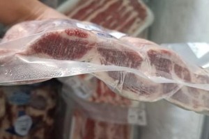 Nhằm bảo đảm an toàn sức khỏe người tiêu dùng, các ngành chức năng cần kiểm soát chặt chẽ các loại thực phẩm nhập khẩu.