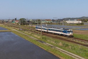 Hai toa xe loại Kiha48 từng được JR East khai thác trên tuyến Uzen - Mizusawa. (Ảnh: Internet).