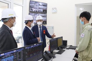 Lãnh đạo EVN và tỉnh Quảng Trị thăm trạm biến áp 220 kV Lao Bảo