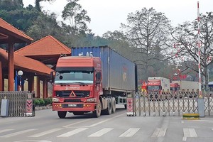 Với hệ thống 12 cửa khẩu quốc tế, quốc gia và các cửa khẩu phụ, kinh tế cửa khẩu chiếm 53% kinh tế của Lạng Sơn