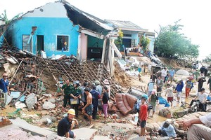 Lũ ống, lũ quét gây thiệt hại nặng nề tại thôn Phước Thiện (xã Bình Hải, Bình Sơn, Quảng Ngãi) mùa mưa lũ năm 2020