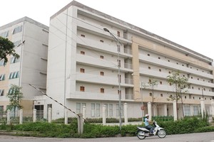 Tại Hà Nội, tổng số nhà công nhân hiện mới đáp ứng được 1/5 tổng nhu cầu thực tế. Ảnh: Việt Dương