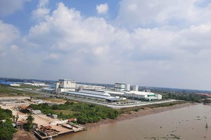 KCN Bình Minh, tỉnh Vĩnh Long nhìn từ sông Hậu