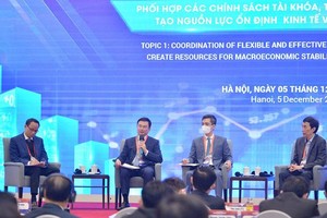 Toạ đàm phối hợp các chính sách tài khóa, tiền tệ linh hoạt, hiệu quả, tạo nguồn lực ổn định kinh tế vĩ mô, phục hồi kinh tế.