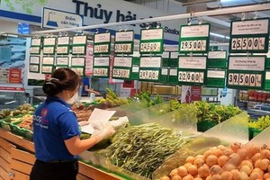 Cà Mau vừa chuẩn bị chu đáo hàng hóa phục vụ người dân, vừa đảm bảo an toàn phòng chống dịch