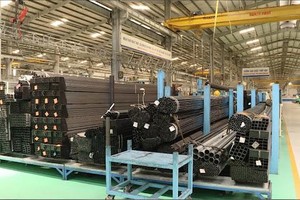 Xuất nhập khẩu cả năm 2021 cán đích 668,5 tỷ USD, trong đó có thêm 2 mặt hàng xuất khẩu trên 10 tỷ USD là sắt thép và phụ tùng.