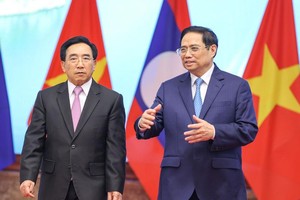 Việt Nam và Lào nhất trí đẩy mạnh kết nối hai nền kinh tế