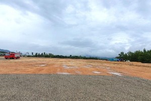 Hiện cơ sở hạ tầng Khu công nghiệp Becamex VSIP Bình Ðịnh đã dần hoàn thiện, trong đó có 210 ha đủ điều kiện để các nhà đầu tư thứ cấp nhận mặt bằng thực hiện dự án