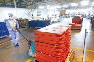 Gỗ và sản phẩm gỗ là một trong 6 mặt hàng nông sản đạt kim ngạch xuất khẩu trên 3 tỷ USD trong năm 2021 Ảnh: Đ.T