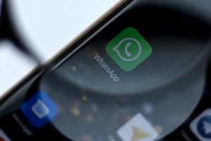 Giới chức Ireland đã xử phạt nền tảng WhatsApp của Meta 225 triệu euro. Ảnh: AFP