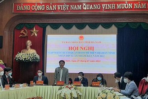 Chủ tịch UBND tỉnh, Trưởng đoàn Đại biểu Quốc hội tỉnh Hà Nam Trương Quốc Huy phát biểu tại hội nghị gặp mặt các cơ quan báo chí nhân dịp Xuân Nhâm Dần 2022.