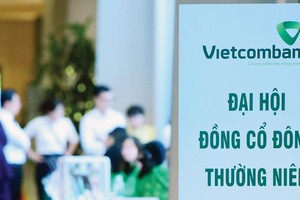Nhiều ngân hàng tổ chức ĐHCĐ ngay khi dịch bệnh được kiểm soát. Ảnh: Dũng Minh