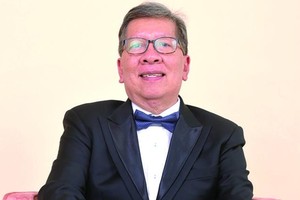 Ông Huỳnh Trung Khánh - cố vấn cấp cao Hội đồng Vàng thế giới tại Singapore, Indonesia, Việt Nam, Phó chủ tịch Hiệp hội Kinh doanh vàng Việt Nam.