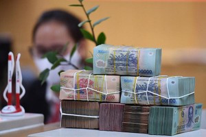 Tín dụng cải thiện kéo theo lãi suất liên ngân hàng và lãi suất tiền gửi tiết kiệm dân cư tăng theo.