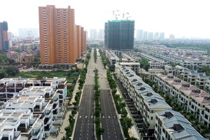 Hoạt động đầu tư công được thúc đẩy mạnh sẽ kéo dòng tiền quay trở lại đón đầu cơ hội từ sóng hạ tầng. Ảnh: Dũng Minh 