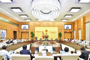 Toàn cảnh buổi thảo luận của Ủy ban Thường vụ Quốc hội về Dự thảo Luật Dầu khí (sửa đổi)