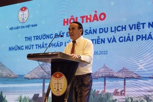 Ông Nguyễn Văn Quyền, Chủ tịch Hội Luật gia Việt Nam phát biểu khai mạc Hội thảo "Thị trường bất động sản du lịch Việt Nam - Những nút thắt pháp lý, thực tiễn và giải pháp tháo gỡ".