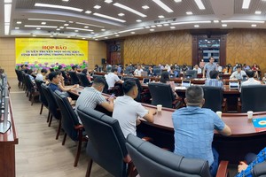 Quang cảnh buổi họp báo