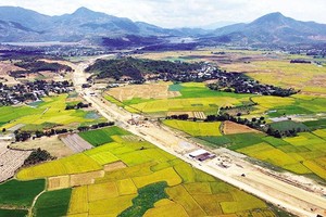 Việc đầu tư hệ thống đường bộ cao tốc đòi hỏi chi phí đầu tư xây dựng cũng như quản lý, vận hành, bảo trì rất lớn.