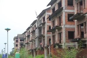 Nhiều dự án bị chậm tiến độ do khó huy động vốn. Ảnh: Dũng Minh 