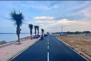 Vấn nạn phân lô, bán nền tại huyện Cam Lâm, tỉnh Khánh Hòa diễn ra lâu nay và có nhiều sai phạm. Ảnh: T.X