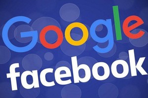 Tiếp tục “ép sân”, buộc Facebook, Google đóng thuế