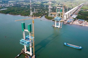 Nhiều gói thầu tại Dự án xây dựng đường cao tốc Bến Lức - Long Thành bị dừng thi công do thiếu vốn từ nhiều năm nay.