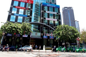 Nhiều tòa nhà văn phòng cho thuê ở TP.HCM đã không còn chỗ trống. Ảnh: Trọng Tín