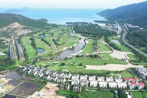 Khu du lịch và giải trí Sông Lô vừa sử dụng, vừa bỏ hoang nhiều diện tích. Ảnh: N.B