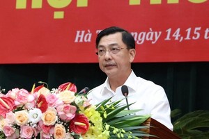 Giám đốc Sở Kế hoạch và Đầu tư Trần Việt Hà trả lời về lĩnh vực quy hoạch - đầu tư với nội dung liên quan đến tỷ lệ giải ngân vốn đầu tư công 6 tháng đầu năm đạt thấp, nhất là phần vốn ngân sách tỉnh quản lý.