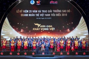 Giải thưởng Sao Đỏ - Doanh nhân trẻ Việt Nam đã qua 11 lần tổ chức, tôn vinh 107 gương mặt doanh nhân Sao Đỏ