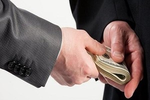 Phạm vi điều chỉnh và đối tượng áp dụng của dự án Luật phải bao quát các lĩnh vực mà các tổ chức, cá nhân có thể thực hiện hành vi “rửa tiền”, bao gồm cả các tổ chức xã hội, tổ chức phi chính phủ, tổ chức tài chính, tổ chức khác và cá nhân có liên quan.