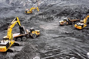 Nhiều ngành lại khó thở... với giá than