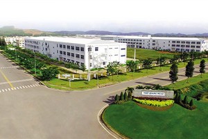 Quảng Ngãi chú trọng phát triển công nghiệp, đi kèm với du lịch và logistics, phấn đấu đến năm 2030 là tỉnh khá của cả nước. Trong ảnh: Khu công nghiệp VSIP Quảng Ngãi