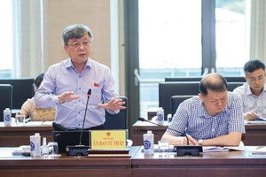 Đại biểu Trương Trọng Nghĩa nêu quan điểm về công tác phòng, chống tham nhũng tại phiên họp của Ủy ban Tư pháp của Quốc hội. Ảnh: T.T