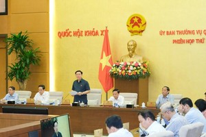 Chủ tịch Quốc hội Vương Đình Huệ phát biểu khai mạc.