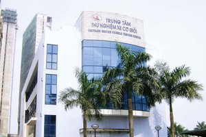 Trung tâm Thử nghiệm xe cơ giới thuộc Cục Đăng kiểm Việt Nam. Ảnh: A.M